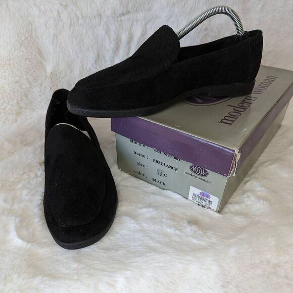 NIB VTG Modern Women Slip On Loafers Shoes Suede Close Toe Black 7.5 - Picture 3 of 12